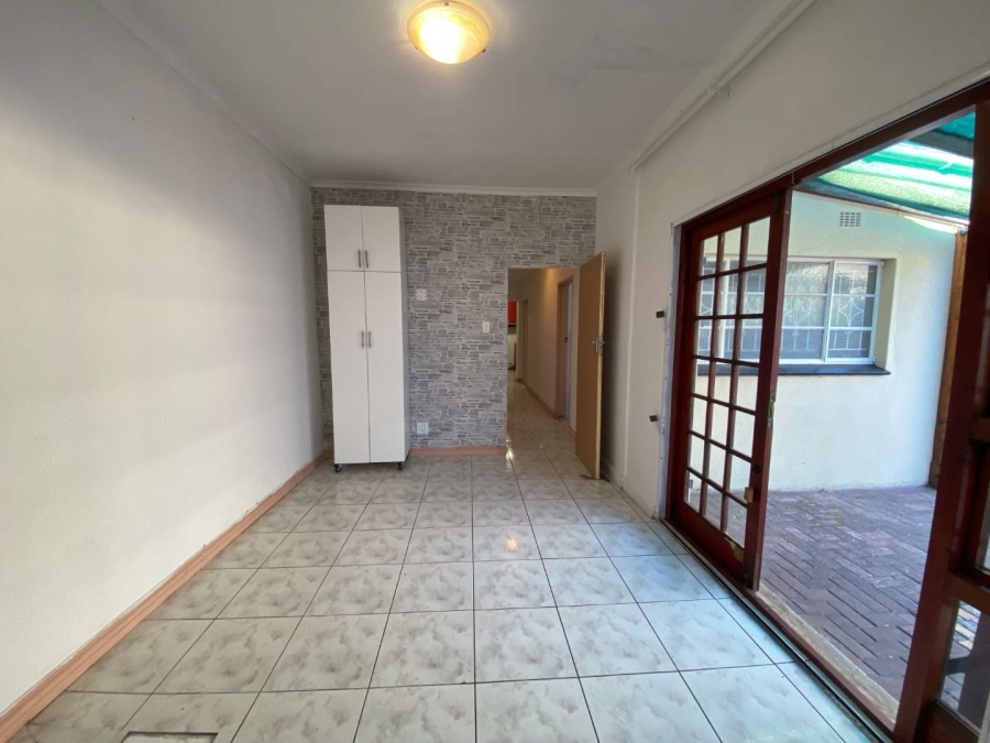 3 Bedroom Property for Sale in Wynberg Western Cape